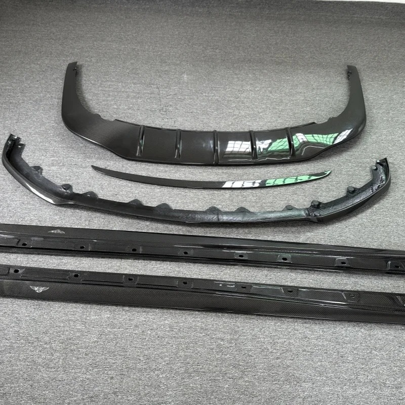 Dry Carbon Fiber Small Surround Body Kit for  Flying Spur 20 Upgrade Front Lip Rear Diffuser Side Skirts and Rear wings